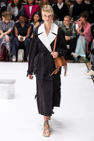 Look 32